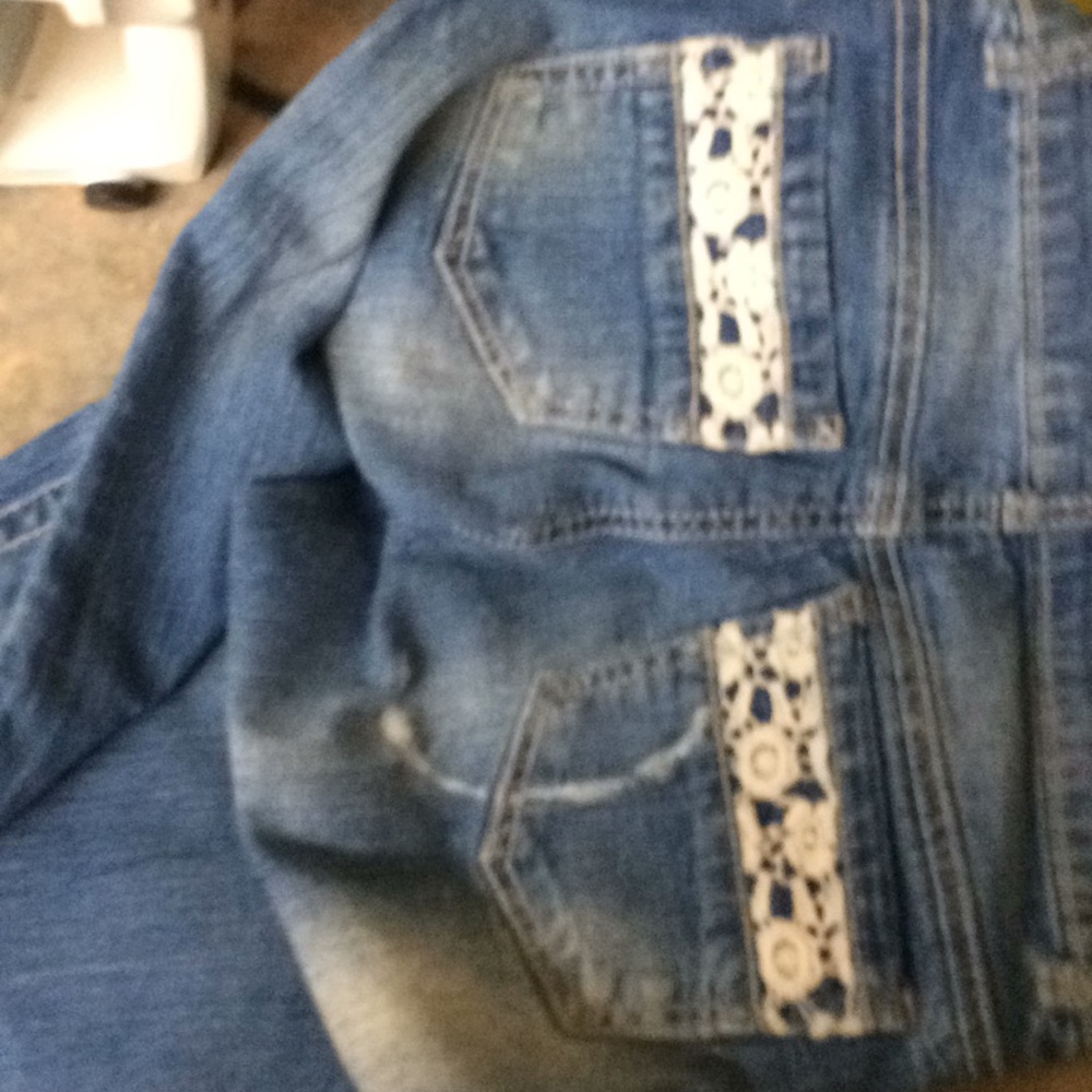 Distressed capris - Picture 3 of 3